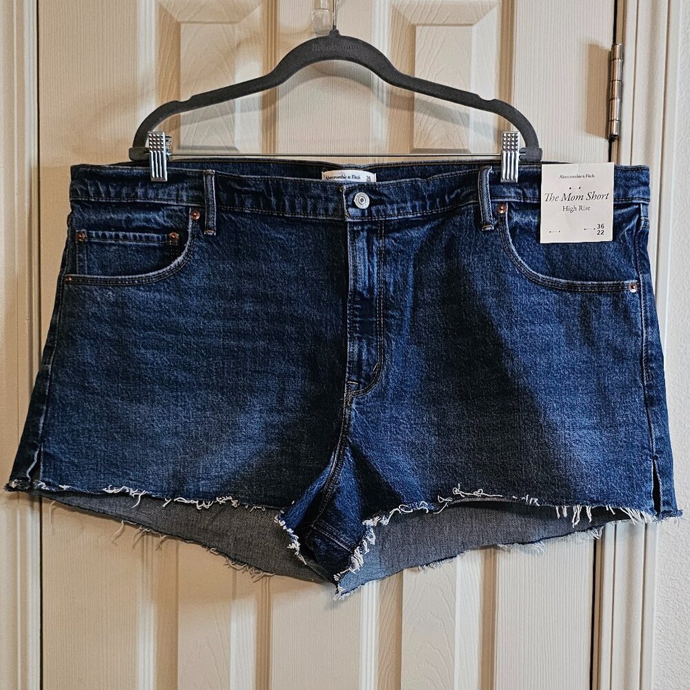 Abercrombie & Fitch The Mom Short High Rise
